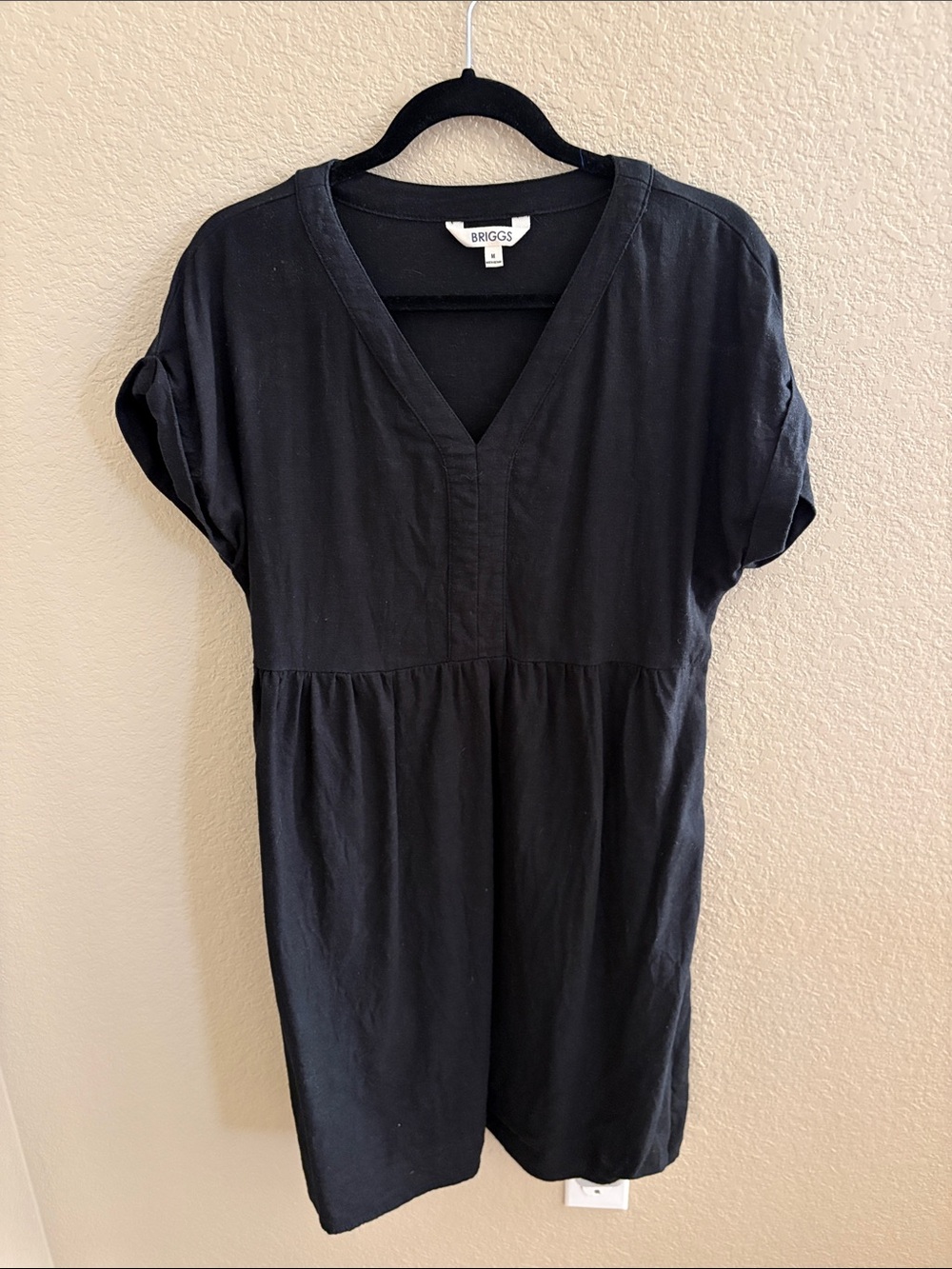 Briggs New York Black V-Neck Midi Dress